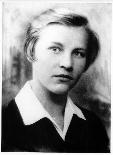 Шура Дубровина, 23 года
