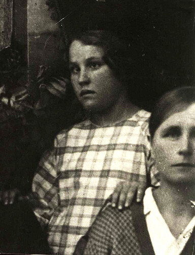 Клава Ковалева, 17 лет